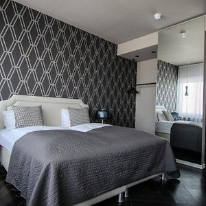 Mani Apartments